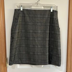 Cute Black & White Plaid Skirt